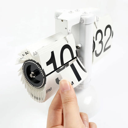 Automatic Flip Page Clock