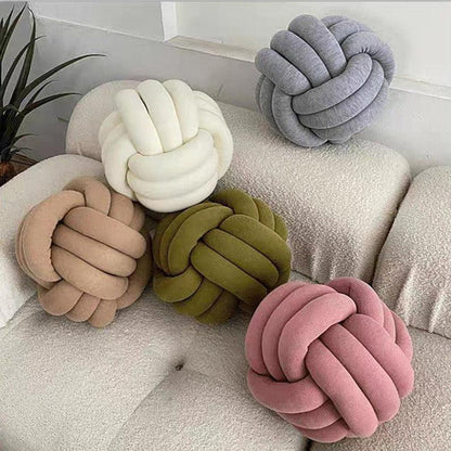 Geometric Knotted Ball Pillow